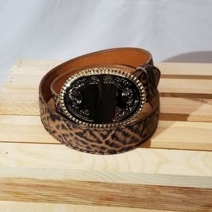 NWOT -Western oval etched gold metal belt buckle.